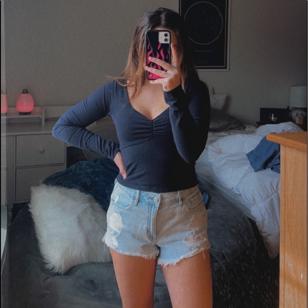BRANDY MELVILLE TOP
